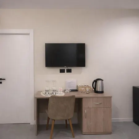 Adna Center Pensjonat Tirana