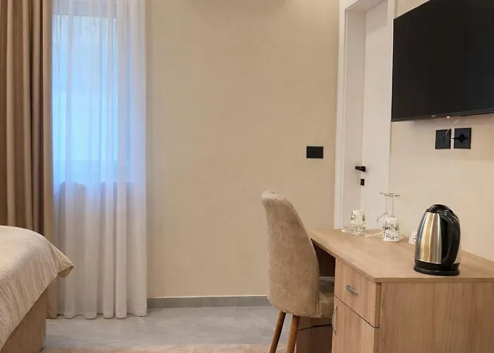 Adna Center Pensjonat Tirana