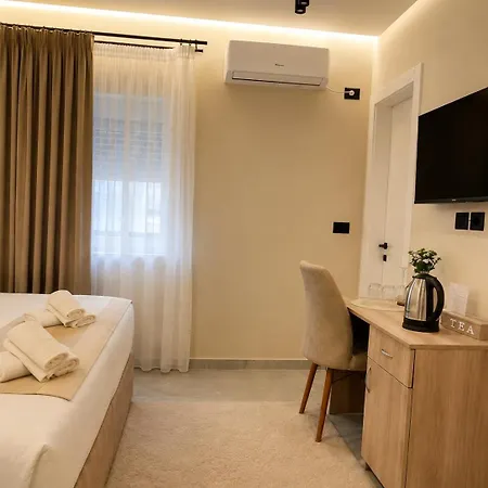 Konukevi Adna Center 3*