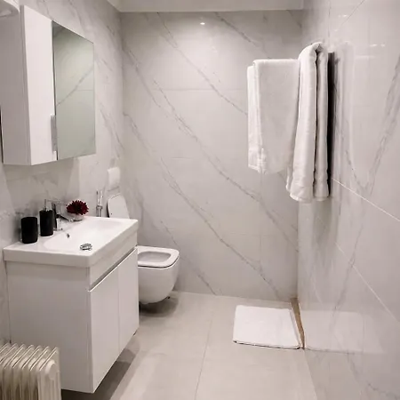 Konukevi Adna Center 3*