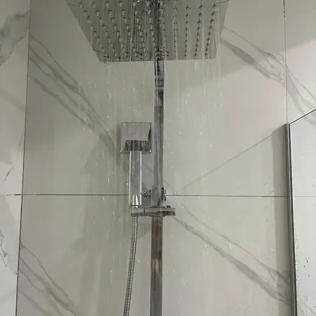 Adna Center Konukevi Tiran